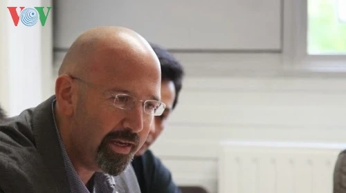 GS.TS Jonathan London GS.TS Jonathan London